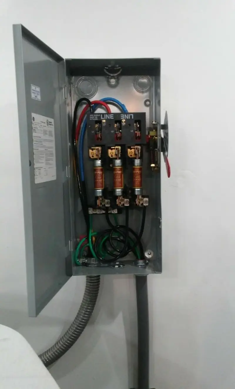 Three-phase disconnect switch installed for Electrical Wiring & Rewiring in Groesbeck